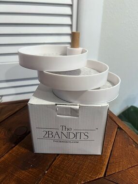 The 2Bandits White 3-Tier Jewelry Catchall tray